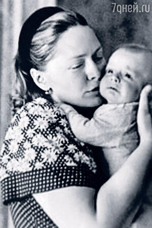 Людмила Карева с сыном