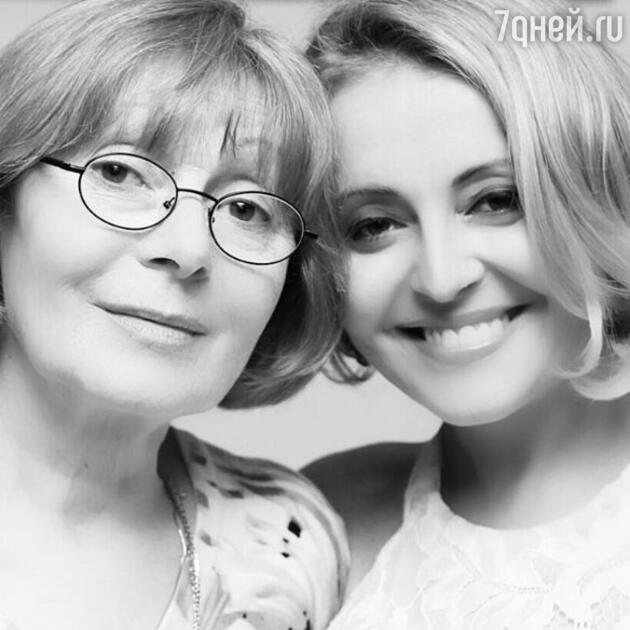 Анжелика Варум с мамой